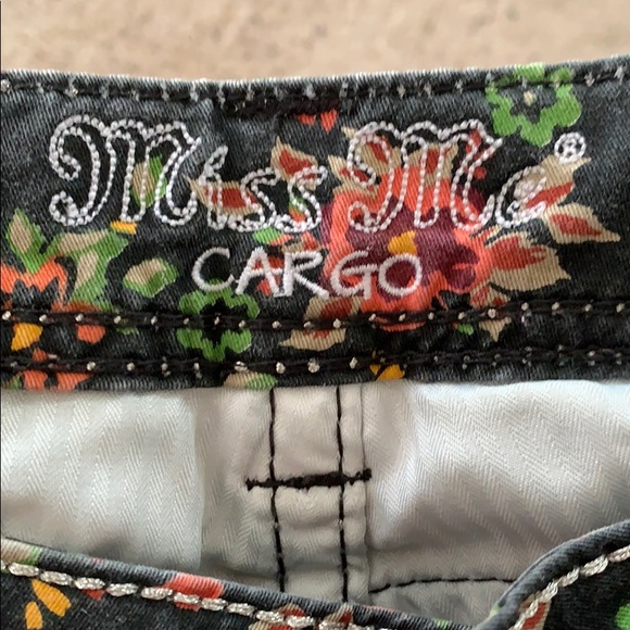 Floral Miss Me Jeans - Picture 4 of 5